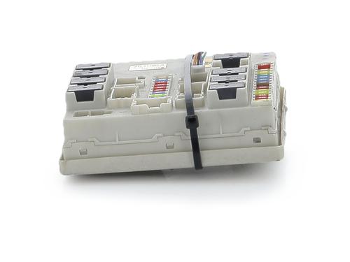 Used Fuse box Fuse box RENAULT CLIO III (BR0/1, CR0/1) 1.2 16V (BR02, BR0J, BR11, CR02, CR0J, CR11) (75 hp) 40003702 40003702