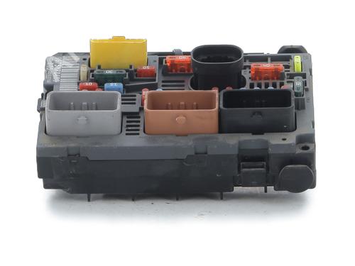 Caixa de fusíveis PEUGEOT PARTNER Box Body/MPV 1.6 HDi (90 hp) 31079505