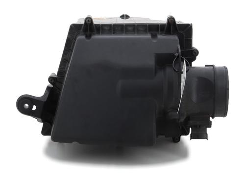 Used Air filter box JAGUAR F-PACE (X761) 2.0 TD4 AWD (180 hp) 28594575