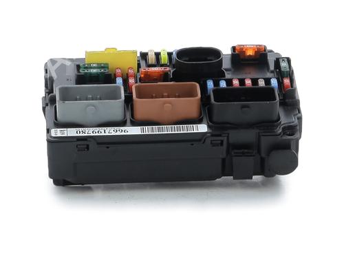 Used Fuse box Fuse box CITROËN C3 II (SC_) 1.4 HDi 70 (SC8HZC, SC8HR0, SC8HP4) (68 hp) 33753923 33753923