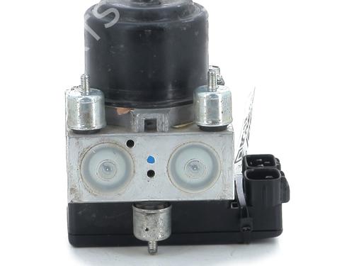 Used ABS pump TOYOTA HIACE IV Van (__H1_, __H2_) 2.5 D-4D 4WD (KLH28, KLH18) (117 hp) 32487835