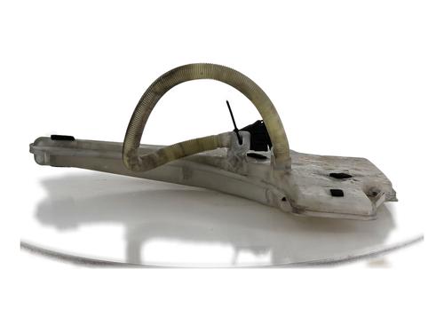 Used Windscreen washer tank BMW 1 (E87) 116 i (115 hp) 26877380
