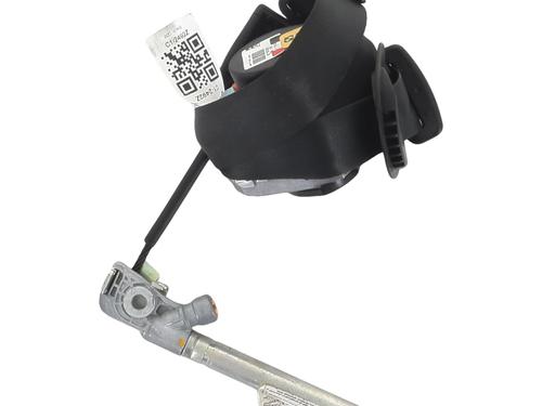front-left-seatbelt-citroen-c4-picasso-ii-2013-32378726 main image