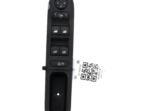 Used Left front window switch Left front window switch PEUGEOT 5008 (0U_, 0E_) 1.6 HDi (114 hp) 33753869 33753869
