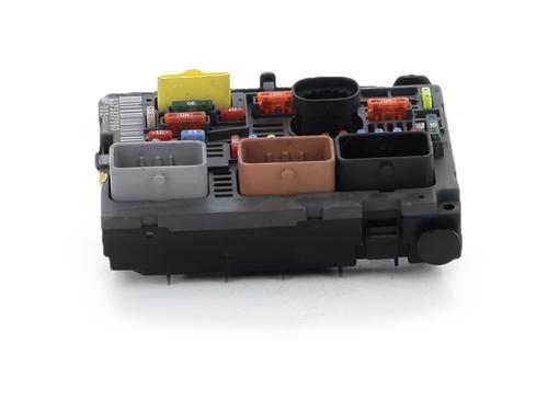 Used Fuse box Fuse box PEUGEOT 5008 (0U_, 0E_) 2.0 HDi (163 hp) 40071302 40071302