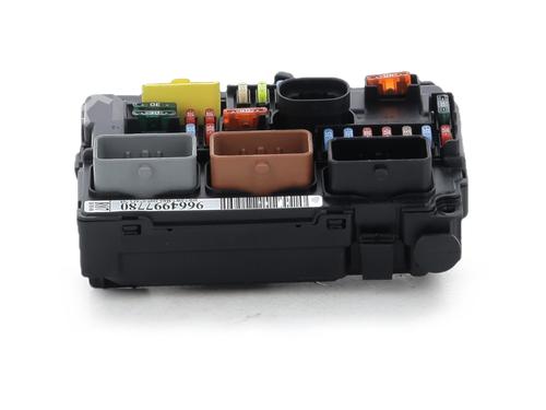 Used Fuse box Fuse box 37869935 37869935