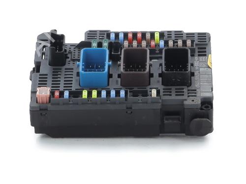 Used Fuse box Fuse box PEUGEOT 308 II (LB_, LP_, LW_, LH_, L3_) 1.6 HDi / BlueHDi 115 (115 hp) 33166096 33166096
