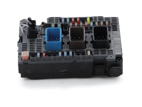 Used Fuse box Fuse box 37680698 37680698