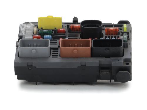 Used Fuse box PEUGEOT 308 CC (4B_) 2.0 HDi (140 hp) 29517409