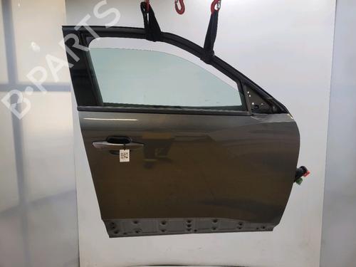 Used Right front door PEUGEOT 2008 II (UD_, US_, UY_, UJ_, UR_, UC_) 1.2 PureTech 130 (USHNS, URHNS) (130 hp) 30925553