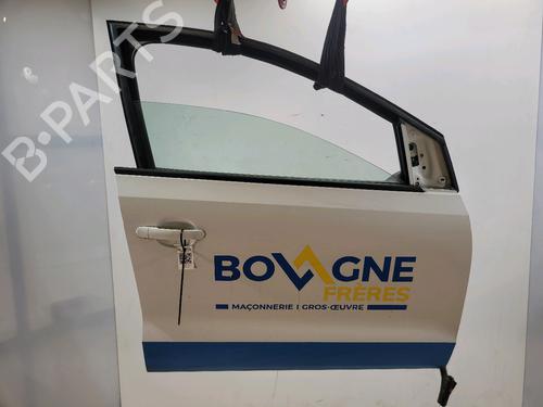 Portier rechts voor VW POLO V (6R1, 6C1) 1.4 TDI (90 hp) 32285079