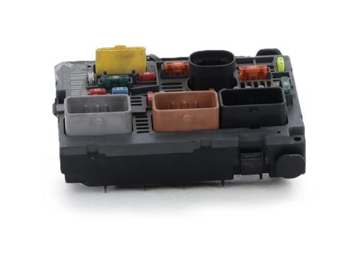 Used Fuse box Fuse box 37752254 37752254