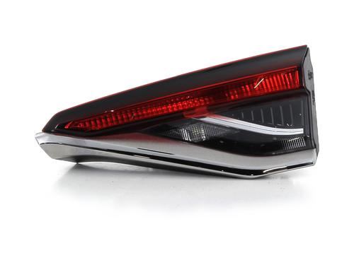 Used Right tailgate light TOYOTA COROLLA Saloon (_E21_) 1.8 VVTi Hybrid (ZWE219) (140 hp) 31937939