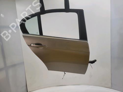 Puerta trasera derecha Puerta trasera derecha 39524224 39524224