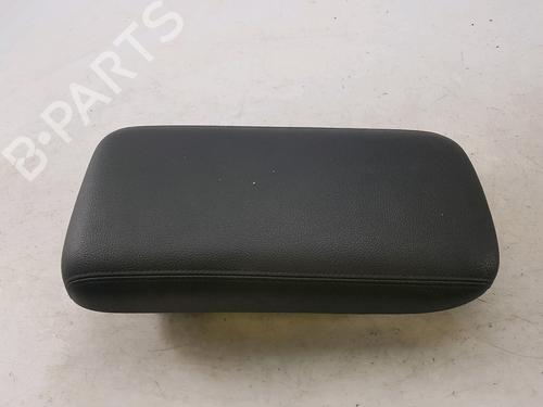 Used Armrest / Center console MITSUBISHI OUTLANDER III (GG_W, GF_W, ZJ, ZL, ZK) 2.2 Di-D 4WD (GF6W) (150 hp) 27915296