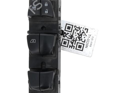 Used Left front window switch NISSAN JUKE (F15) 1.5 dCi (110 hp) 32693482