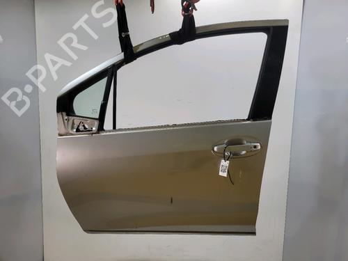 Dør venstre fortil TOYOTA YARIS (_P13_) 1.4 D (NLP130_, NLP130) (90 hp) 31142429