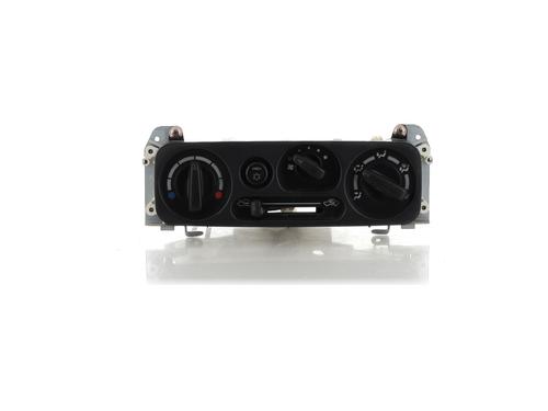 Commande Chauffage MITSUBISHI PAJERO SPORT I (K7_, K9_) 2.5 TD (K94W) (99 hp) 21118790