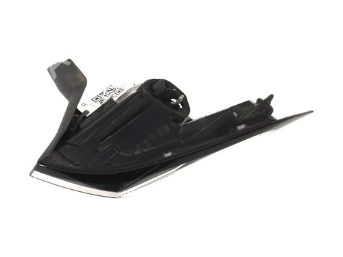 Used Right taillight Right taillight PEUGEOT 308 III (FB_, FH_, FP_, F3_, FM_) PureTech 130 (FPHNSL, FPHNST) (131 hp) 33925978 33925978