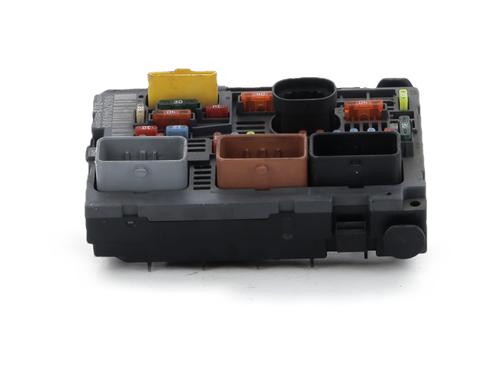 Used Fuse box Fuse box 39461692 39461692