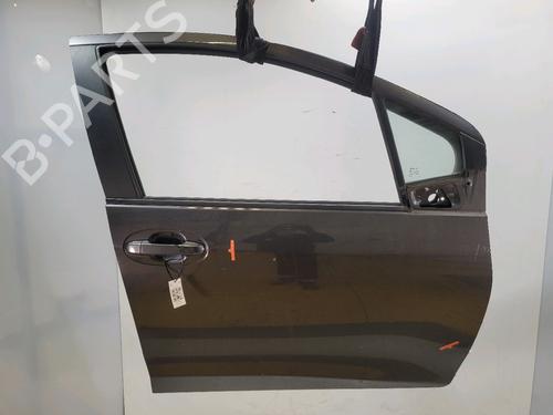 Puerta delantera derecha TOYOTA YARIS (_P13_) 1.4 D (NLP130_, NLP130) (90 hp) 32401763