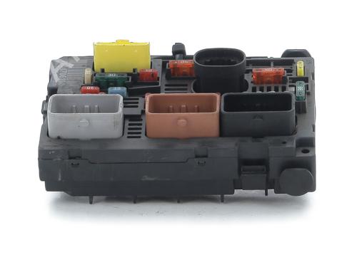 Scatola Fusibili PEUGEOT 308 I (4A_, 4C_) 1.6 HDi (109 hp) 31152798