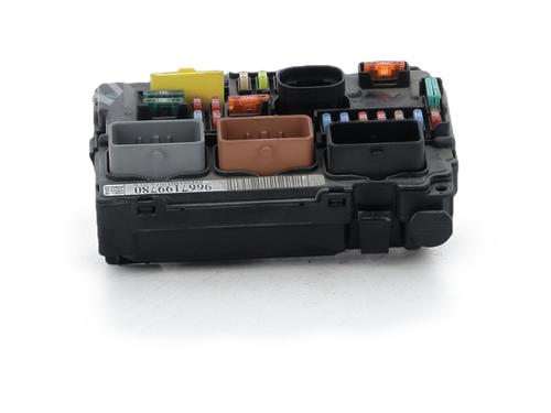 Used Fuse box Fuse box 39421902 39421902