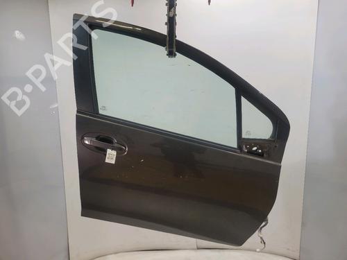 Dør højre fortil Dør højre fortil TOYOTA YARIS (_P13_) 1.5 Hybrid (NHP130_) (101 hp) 33753836 33753836