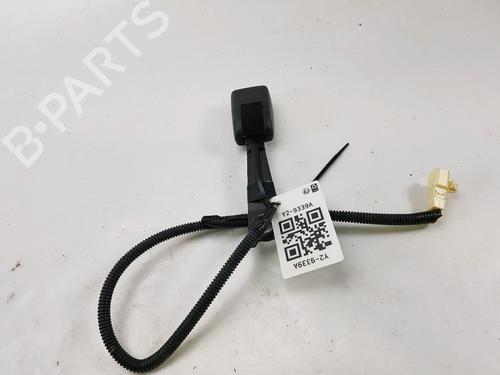 Used Seat buckle TOYOTA COROLLA (_E12_) 1.6 VVT-i (ZZE121_, ZZE121R) (110 hp) 27915941