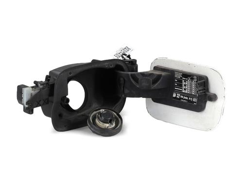 fuel-flap-mercedes-benz-c-class-coupe-c204-2011-33838526 main image