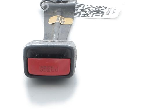 seat-buckle-toyota-yaris-_p1_-1999-2000-2001-2002-2003-2004-2005-31607364 main image