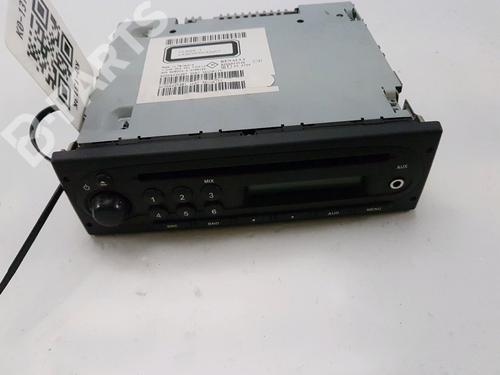 Used Radio Radio RENAULT TWINGO II (CN0_) 1.5 dCi 75 (75 hp) 10455760 10455760