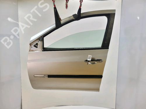 Dør venstre fortil Dør venstre fortil RENAULT CLIO III (BR0/1, CR0/1) 1.5 dCi (C/BR0G, C/BR1G) (68 hp) 36777564 36777564