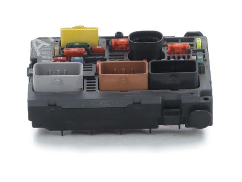 Used Fuse box PEUGEOT 5008 (0U_, 0E_) 1.6 HDi (114 hp) 31285092