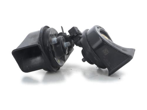 horn-porsche-macan-95b-2014-32225880 main image