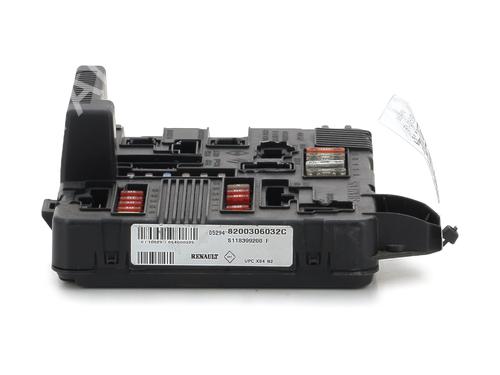 Used Fuse box RENAULT SCÉNIC II (JM0/1_) 1.6 16V (JM1R) (112 hp) 27914592