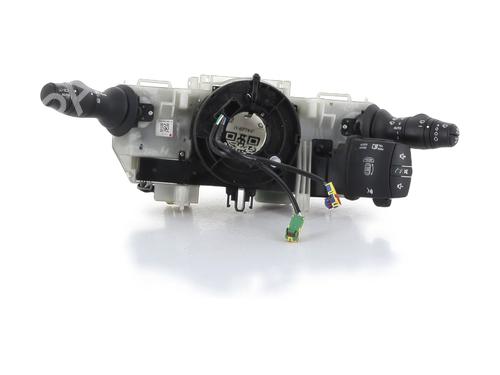 switch-renault-megane-iii-hatchback-bz01_-b3_-2008-33158926 main image