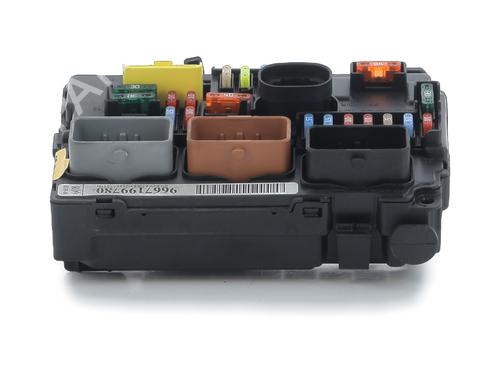 Used Fuse box CITROËN C3 II (SC_) 1.1 i (60 hp) 32378684