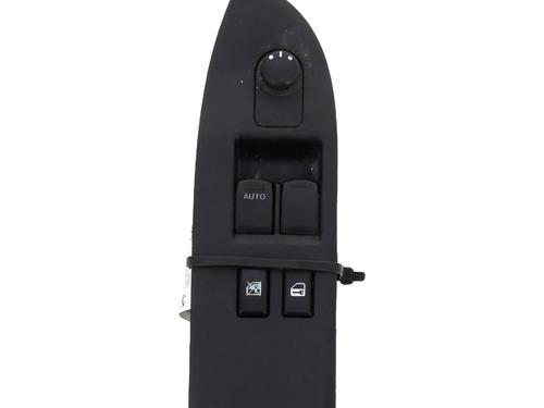 Used Left front window switch Left front window switch SUZUKI GRAND VITARA II (JT, TE, TD) 1.9 DDiS All-wheel Drive (JT419, TD44, JB419WD, JB419XD,... (129 hp) 32717866 32717866