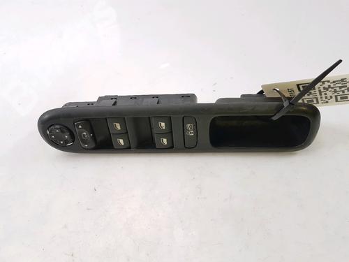 Used Left front window switch Left front window switch PEUGEOT 5008 (0U_, 0E_) 1.6 HDi (114 hp) 11200199 11200199