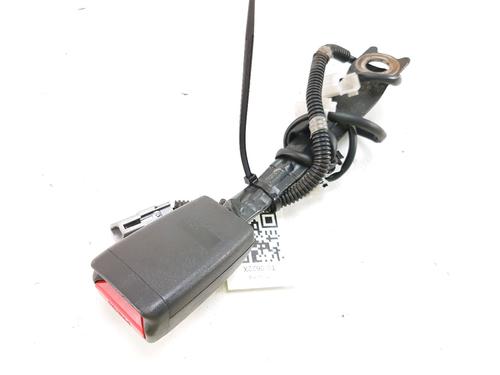 Used Seat buckle TOYOTA AURIS (_E15_) 1.4 D-4D (NDE150_, NDE150R) (90 hp) 27915986
