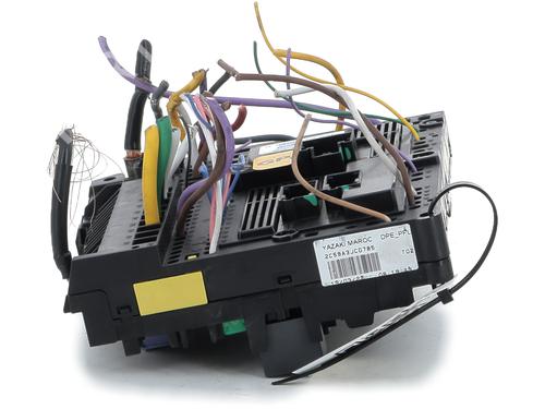 Used Fuse box PEUGEOT 308 III (FB_, FH_, FP_, F3_, FM_) BlueHDi 130 (FBYHZL, FBYHZT) (131 hp) 30557408