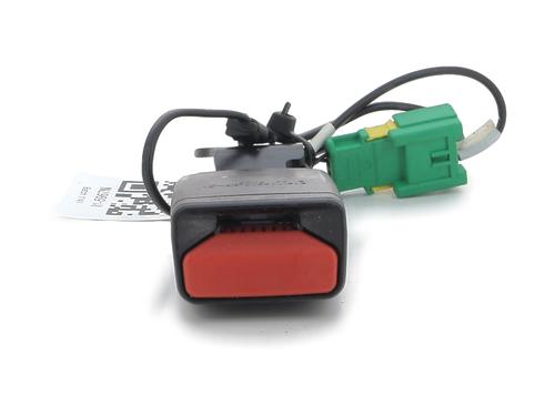 Używane Klamra pasa bezpieczeństwa DACIA SANDERO II 1.0 SCe 75 (B8JC, B8JD, B8NC) (73 hp) 30558415