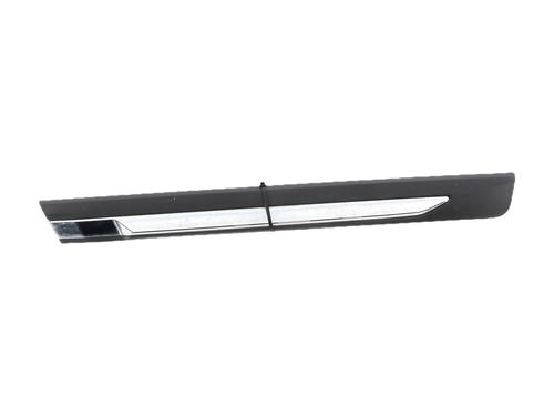 Moldura de la puerta Moldura de la puerta NISSAN X-TRAIL III (T32_, T32R, T32RR) 1.6 dCi (T32) (130 hp) 37599334 37599334