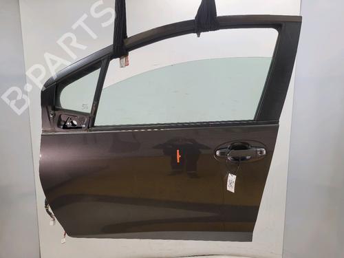 Used Left front door TOYOTA YARIS (_P13_) 1.4 D (NLP130_, NLP130) (90 hp) 32401774