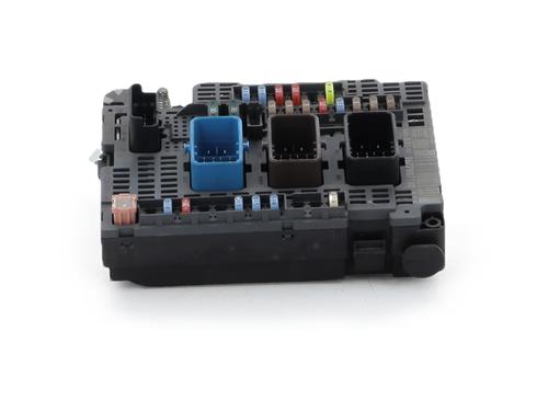 Used Fuse box Fuse box 39489812 39489812