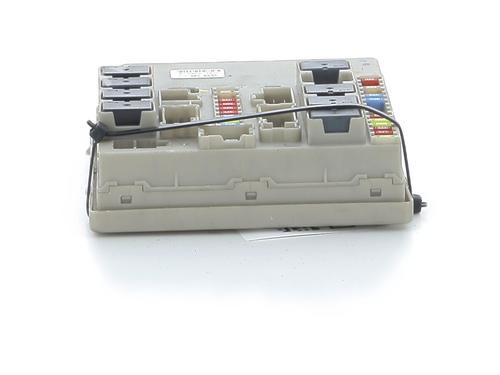 Sikringsdåse RENAULT CLIO III (BR0/1, CR0/1) 1.2 16V (BR02, BR0J, BR11, CR02, CR0J, CR11) (75 hp) 31749438