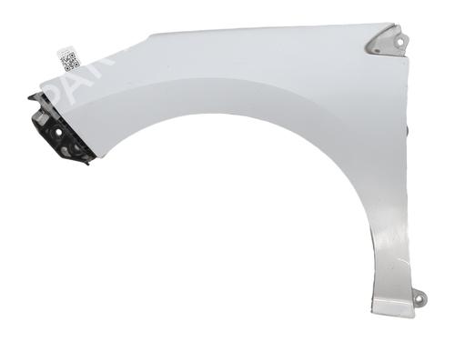 Guarda-lamas esquerdo PEUGEOT 308 I (4A_, 4C_) 1.6 HDi (109 hp) 31303414