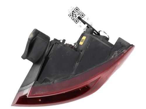 right-taillight-renault-megane-iv-hatchback-b9amn_-2015-39394607 main image