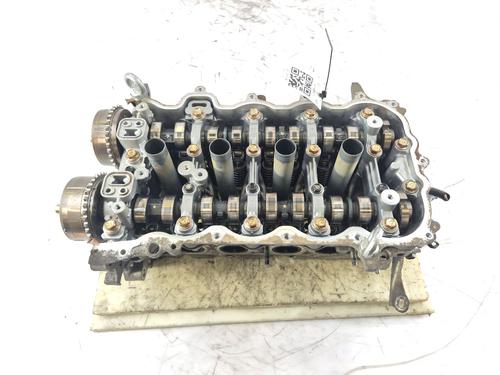 Used Cylinder head Cylinder head TOYOTA YARIS (_P9_) 1.33 VVT-i (NSP90_, NSP90R) (100 hp) 40068758 40068758